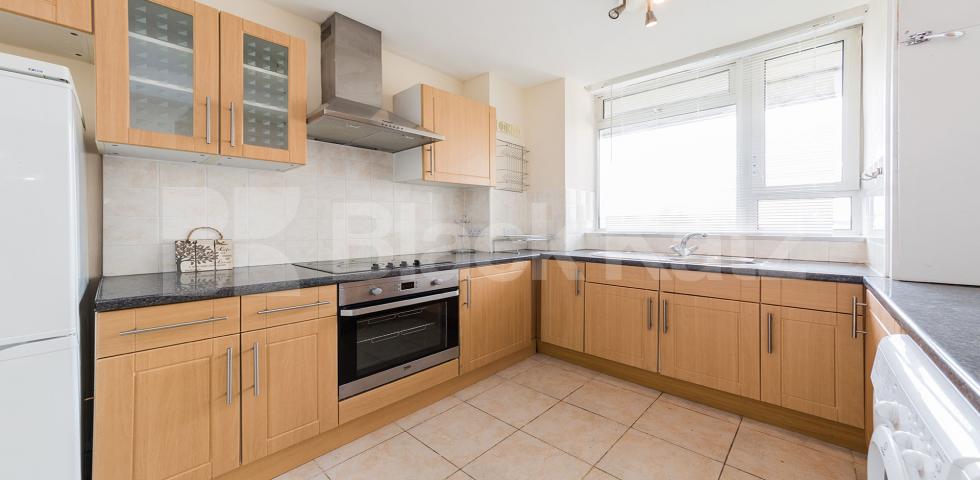 			NEW INSTRUCTION!, 3 Bedroom, 1 bath, 1 reception Apartment			 Collier Street, KINGS CROSS / ISLINGTON